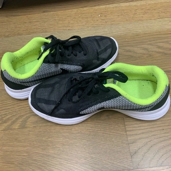 Nike | Shoes | Nike Kids Sneaker Black White Neon Yellow  display picture 3